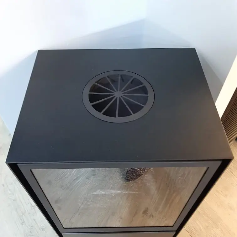 Poêle Bio-Éthanol Scandi: Chauffage Écologique et Design Scandinave - 3500 Watts, Finition Noir Mat, Télécommande et Bûches en Céramique - 2 Ans de Garantie – Image 4