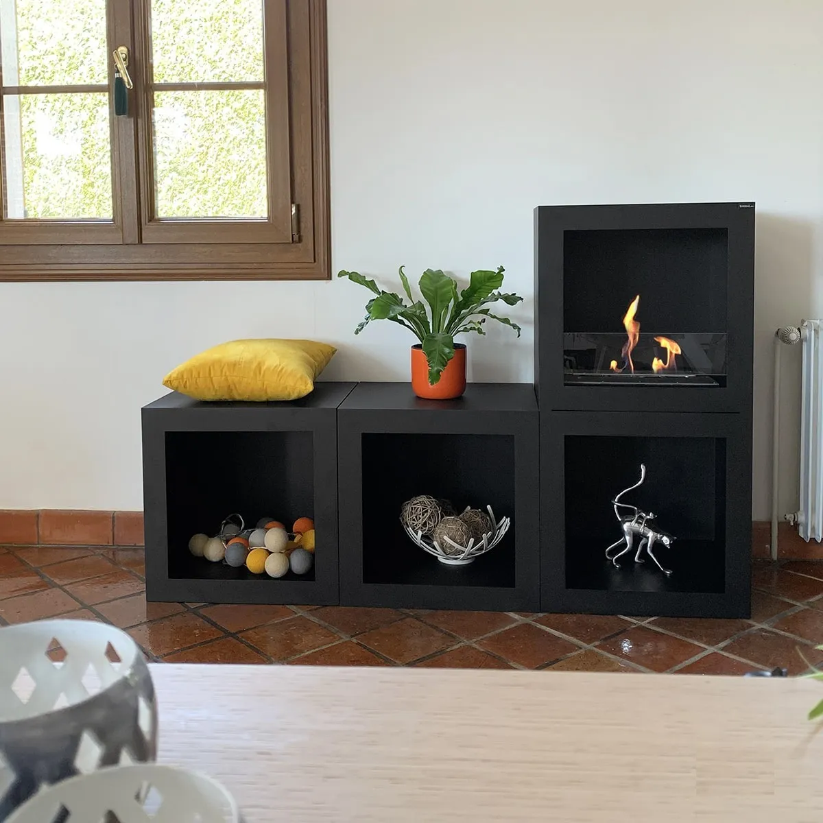 Cheminée Éthanol Cub à Poser: Design Moderne, Chauffage Écologique et Économique - Qualité Française, Finitions Soignées, Garantie 2 ans – Image 3